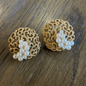 Trafari gold toned small pearl earrings antique midcentury modern 1950s earrings